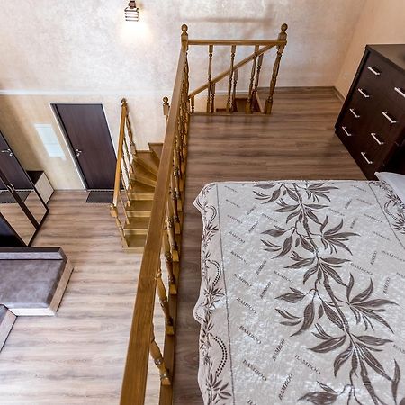 Studio Apartment In Center Of Odesa Exterior foto