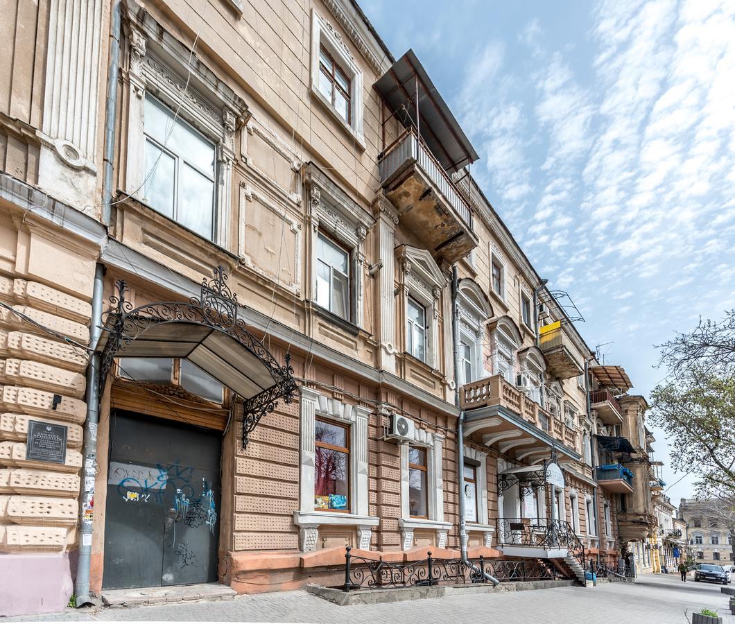 Studio Apartment In Center Of Odesa Exterior foto